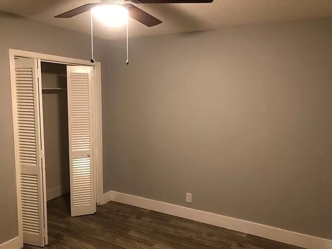 Building Photo - 1425-1425 Mahlow Dr