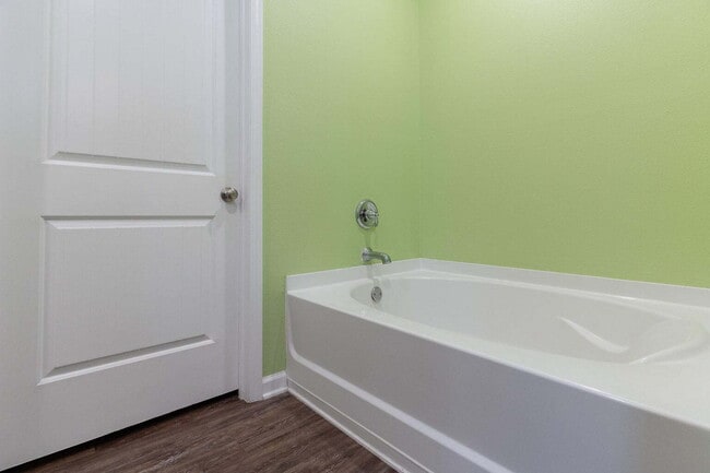 Building Photo - 303 Merlin Ct