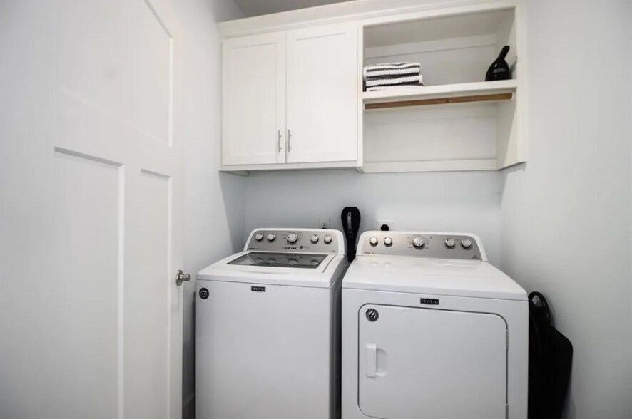Building Photo - 1169 Sailfish St