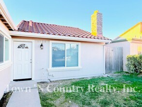 Building Photo - 1720 Cherokee Dr