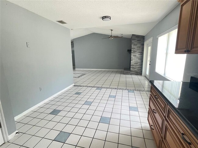 Building Photo - 738 E C 470
