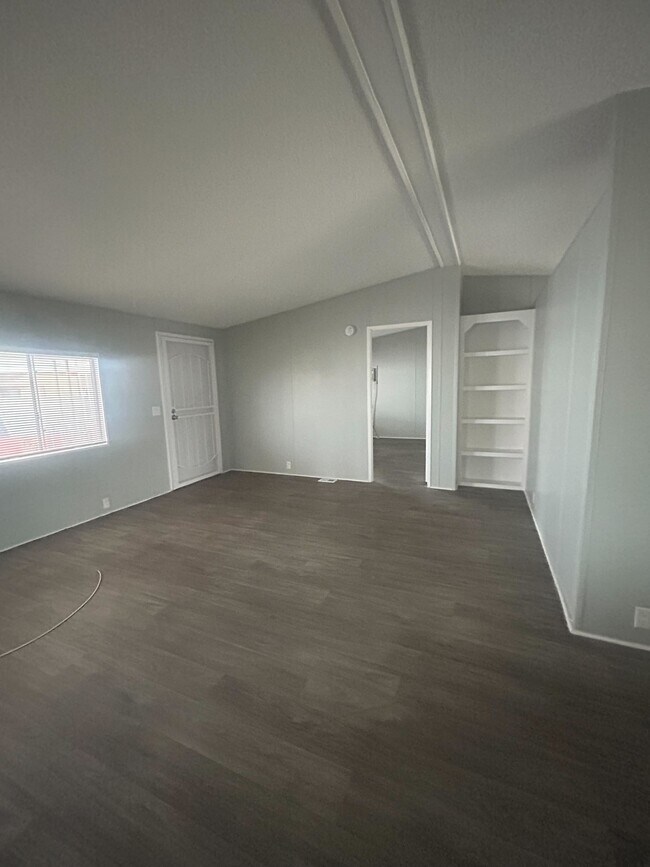 Building Photo - 3601 E Wyoming Ave