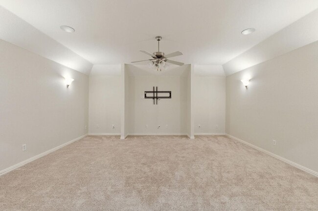 Building Photo - Luxury Living in HERITAGE! This is must se...