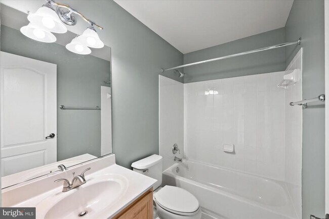 Building Photo - 1308 Wild Oak Terrace