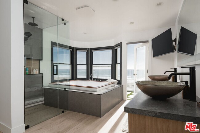 Building Photo - 1044 Waterbury Ln