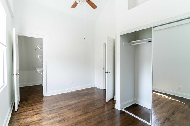 Building Photo - 4717 W Berteau Ave