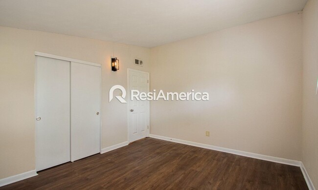 Building Photo - Thoughtfully Updated 3/1 in Westwood