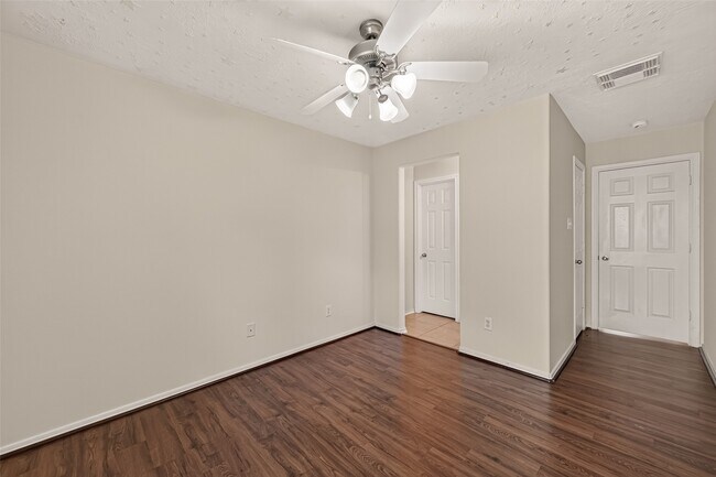 Building Photo - 5006 Juniper Walk Ln