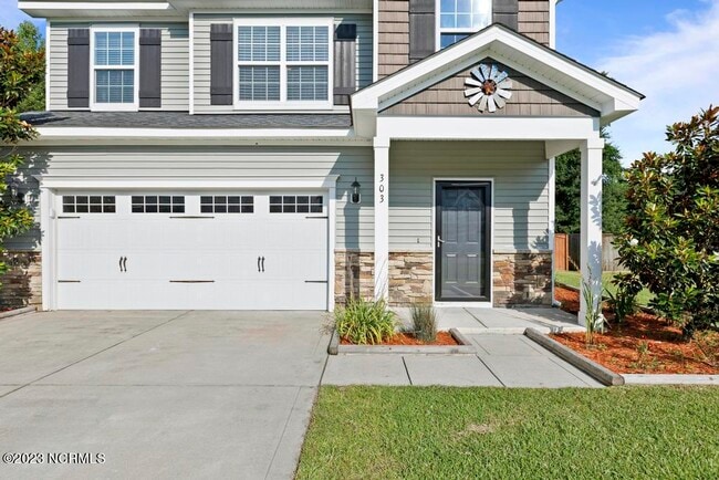 Building Photo - 303 Vilas Way S