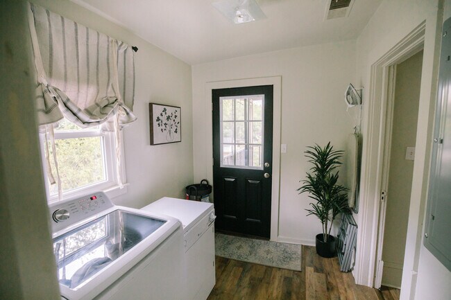 Building Photo - 1011 Forest Park Blvd NW