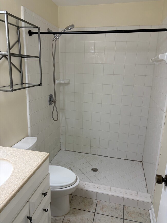 Building Photo - 807 Timbers Ct