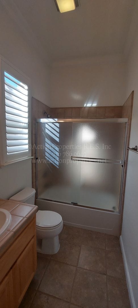 Building Photo - Rocklin  Highland Park  3 bedroom 2 bathroom, Great Room Floor Plan with Tile Flooring,  Fenced Yard