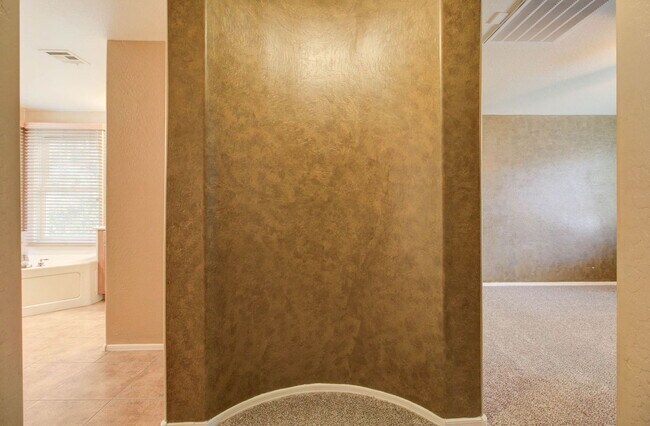 Building Photo - 15882 N 172nd Ln