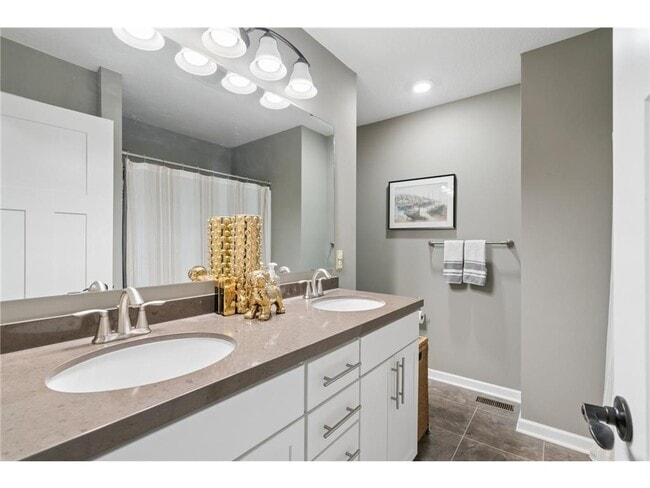 Building Photo - 8957 SW Village Loop