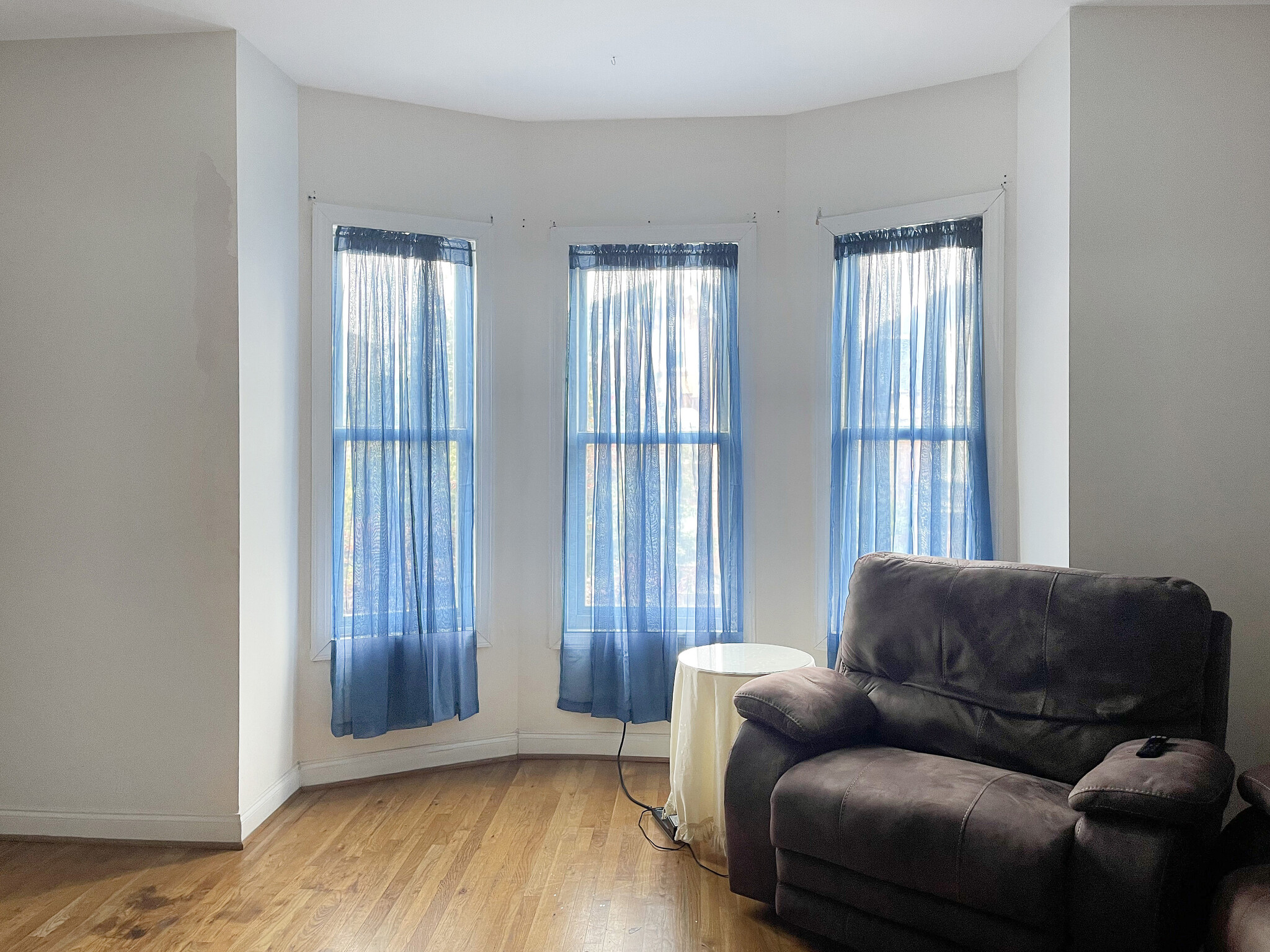 Living Room - 2242 Linden Ave