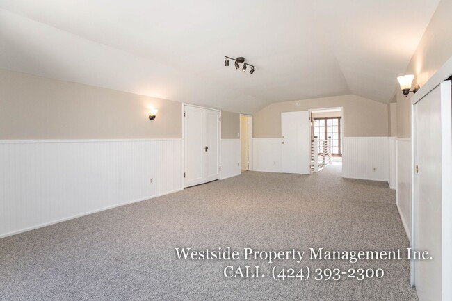 Building Photo - 4331 Price St