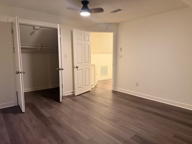 Building Photo - 1213 N 32nd Ave