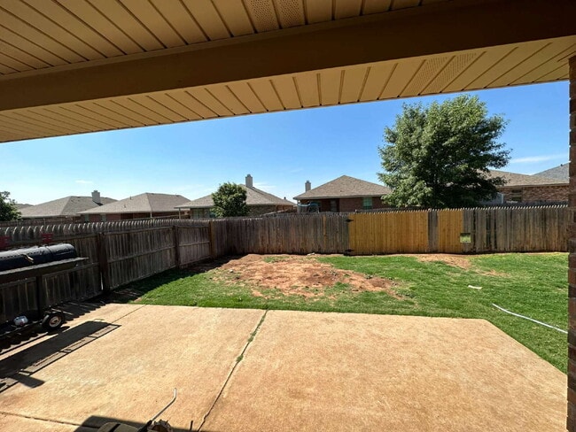 Building Photo - Wonderful 3 Bedroom 2 bathroom home!