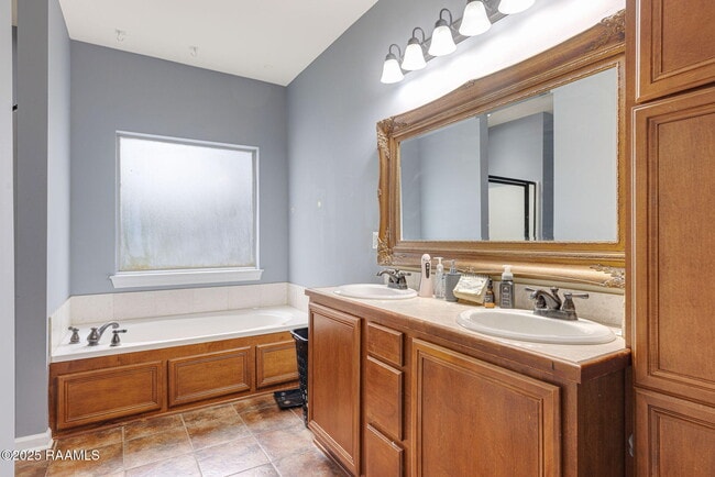 Building Photo - 111 Meagans Way Dr