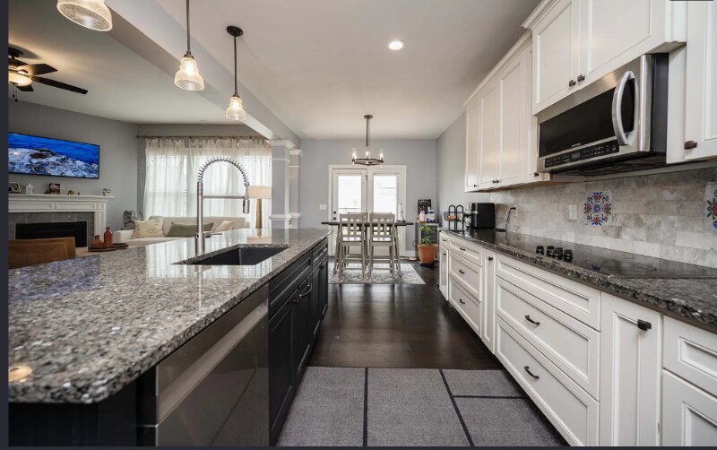 Building Photo - 615 Jim Cedar Dr
