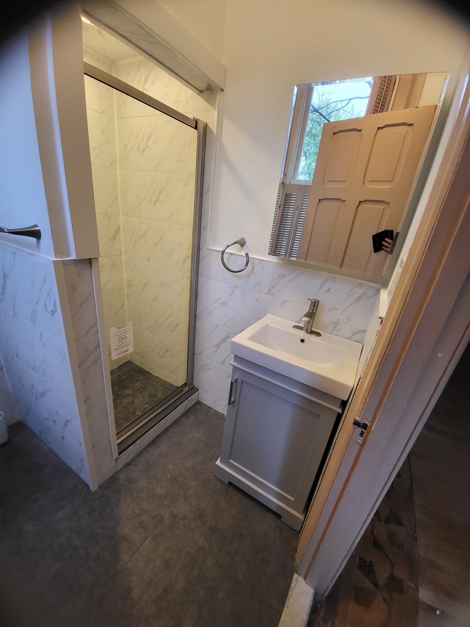 NEWly reno master BA - 2226 Delancey Plz