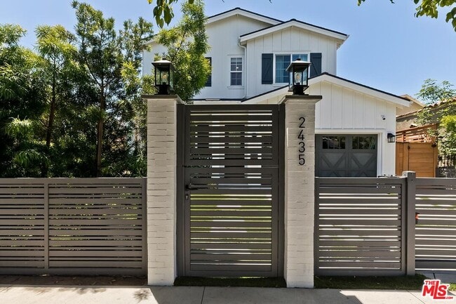 Building Photo - 2435 Louella Ave