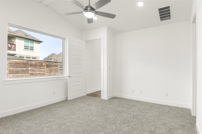 Building Photo - 1117 Yaupon Holly Dr