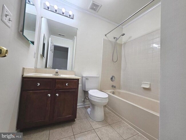 Building Photo - 261 Thomas Harmon Dr