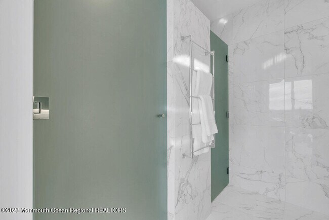 Building Photo - 1101 Ocean Ave N