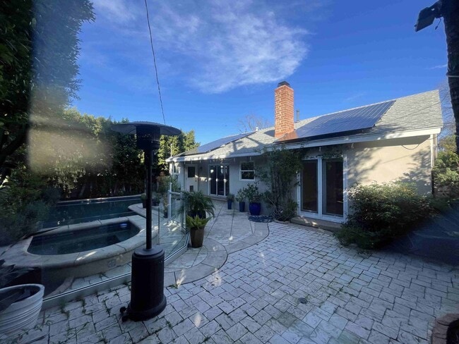 Building Photo - UPGRADED SMART HOME IN PRESTIGIOUS ENCINO VILLAGE!