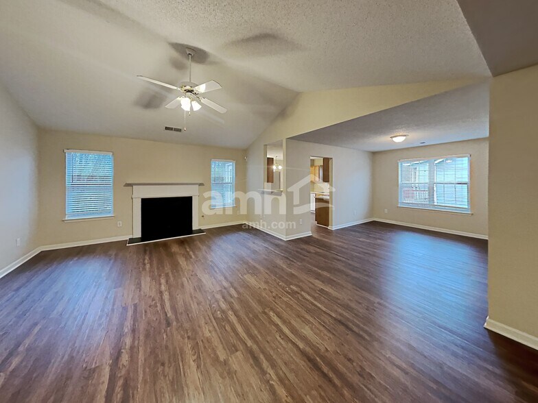 Building Photo - 5970 Water Oaks Dr