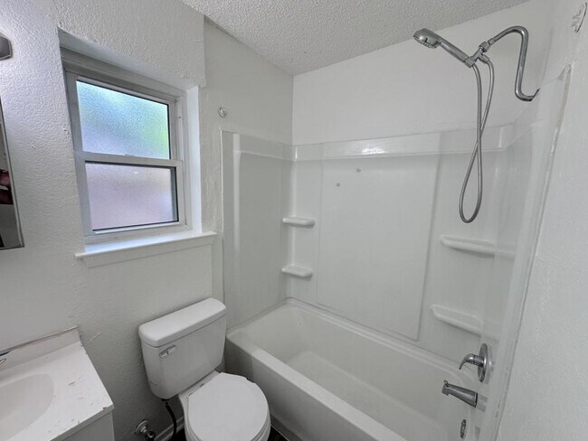 Building Photo - 5408 Helmick Ave