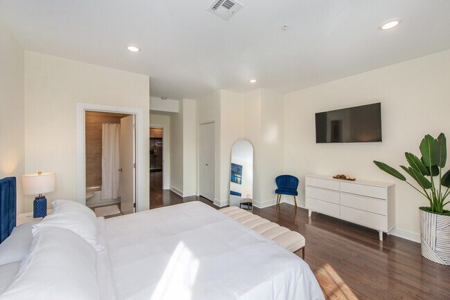 Building Photo - 1608 52nd St