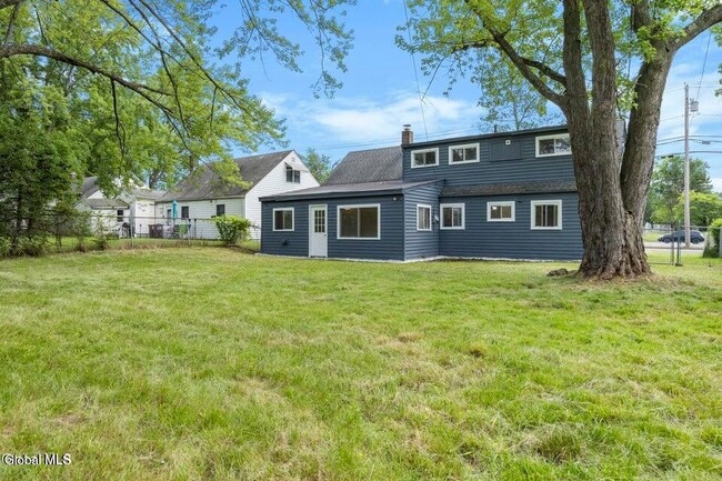 Building Photo - 789 Troy-Schenectady Rd