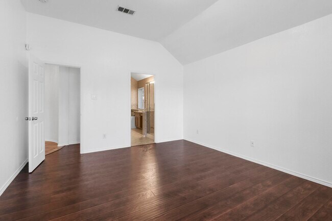 Building Photo - 11171 Mansfield Dr