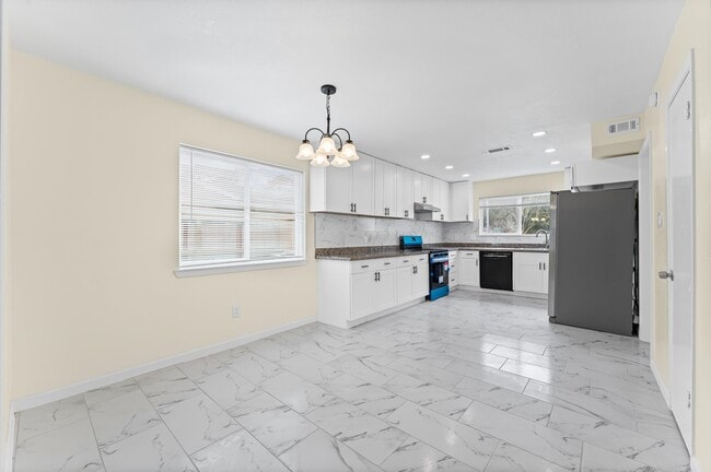 Building Photo - 10531 Spanish Grant Dr