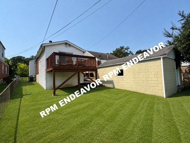 Building Photo - 6857 Julian Ave