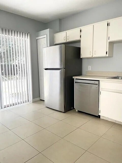 Building Photo - 10477 Blackmore Dr