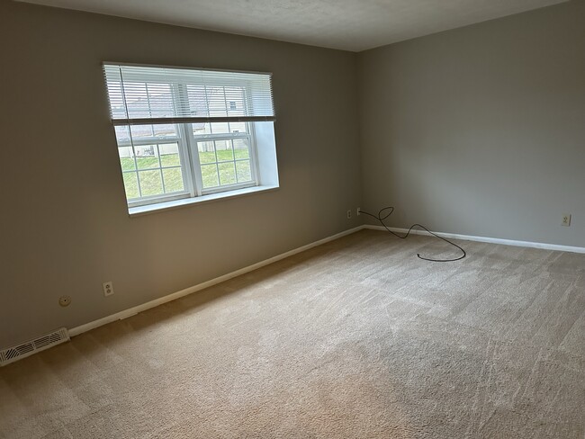 BEDROOM - 1319 Sandlewood Oval