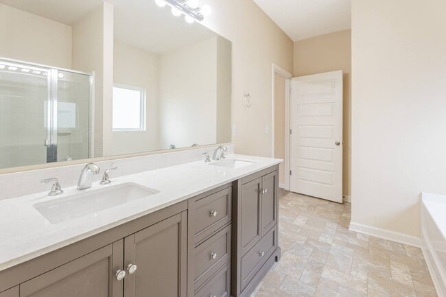 Building Photo - 6130 Mahogany Ter