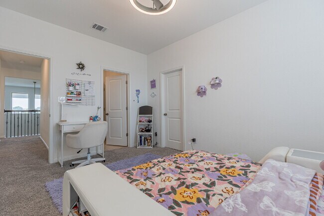 Building Photo - 2332 Giona Pl