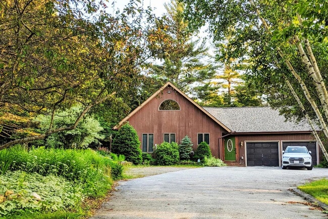 Building Photo - 140 Paquette Cir