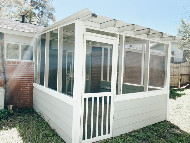 Building Photo - 5225 Woodsey Way