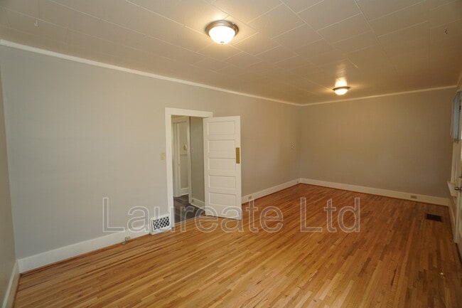 Building Photo - 3132 Perry St