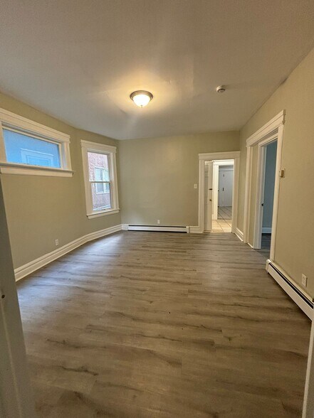 Building Photo - 807 S 13th St