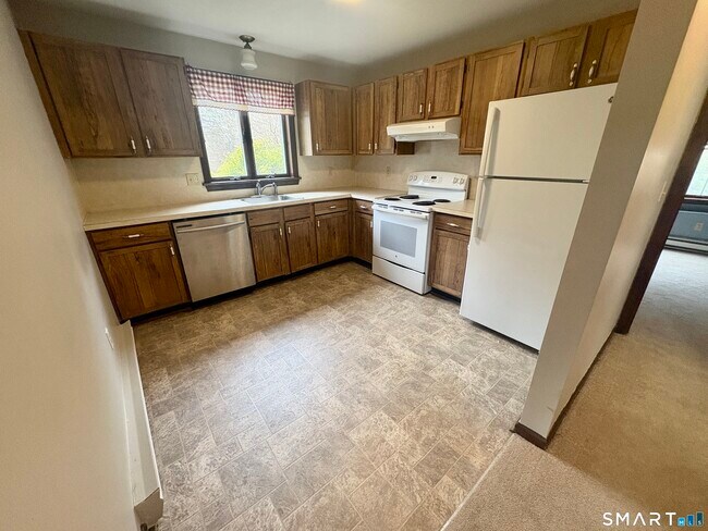 Building Photo - 302 Boston Post Rd