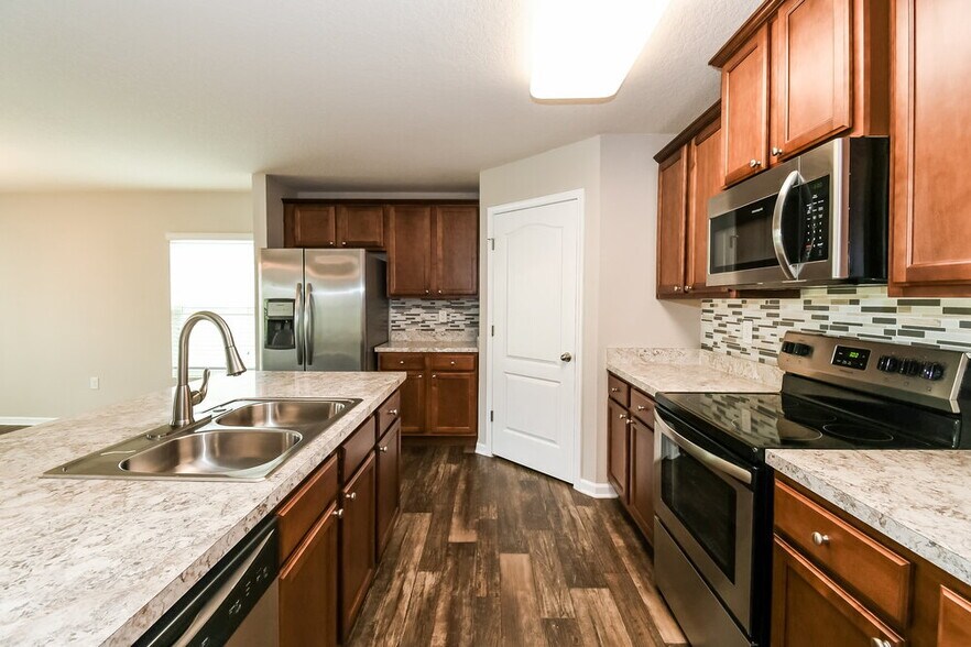 Building Photo - 2067 Tyson Lake Dr