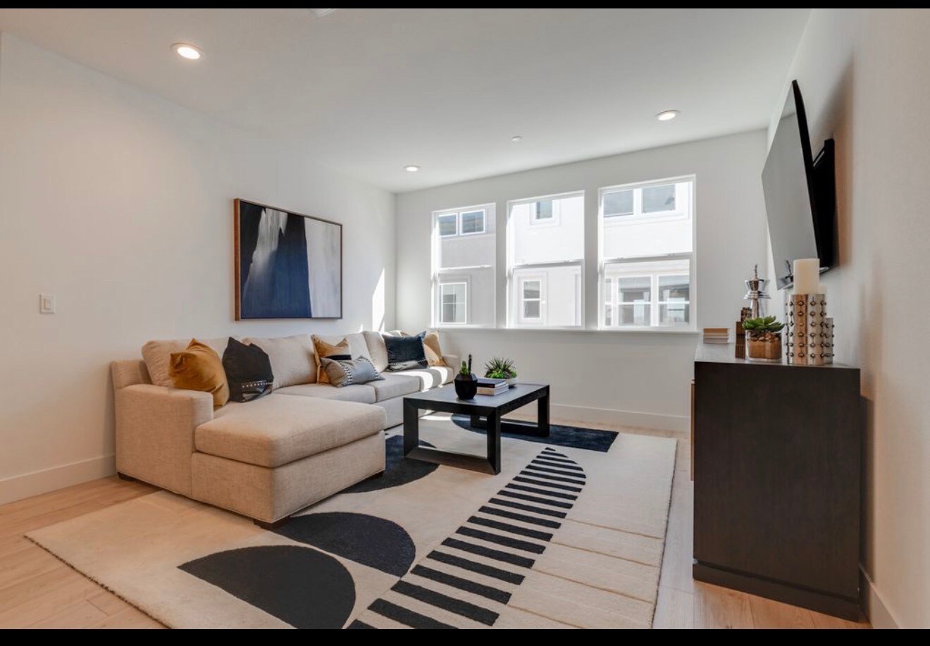 Building Photo - 1423 Venice Ter