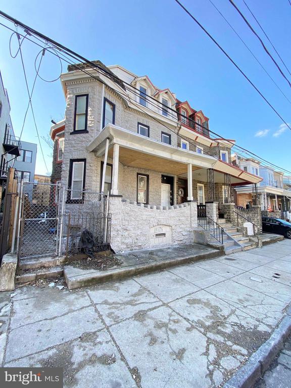 Building Photo - 1426 W Rockland St