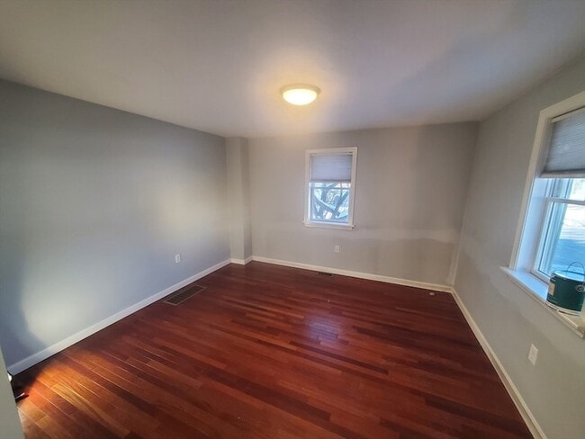 Building Photo - 112 Front St